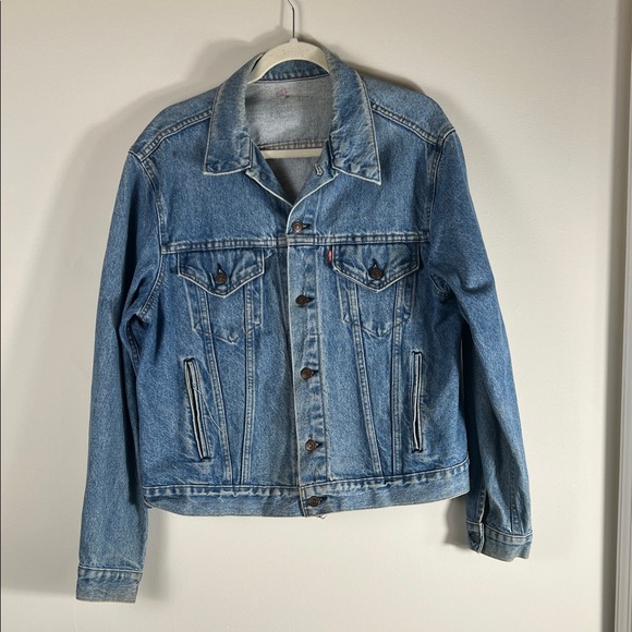 Vintage Levi’s Denim Trucker Jacket Made in USAOversized Y2K 90s Jean Jacket